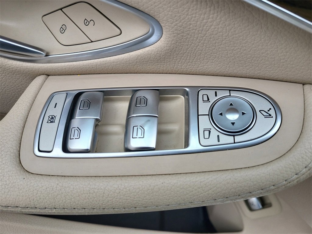 Used 2018 Mercedes-Benz C 300 4MATIC Sedan w/ Premium Package image 11