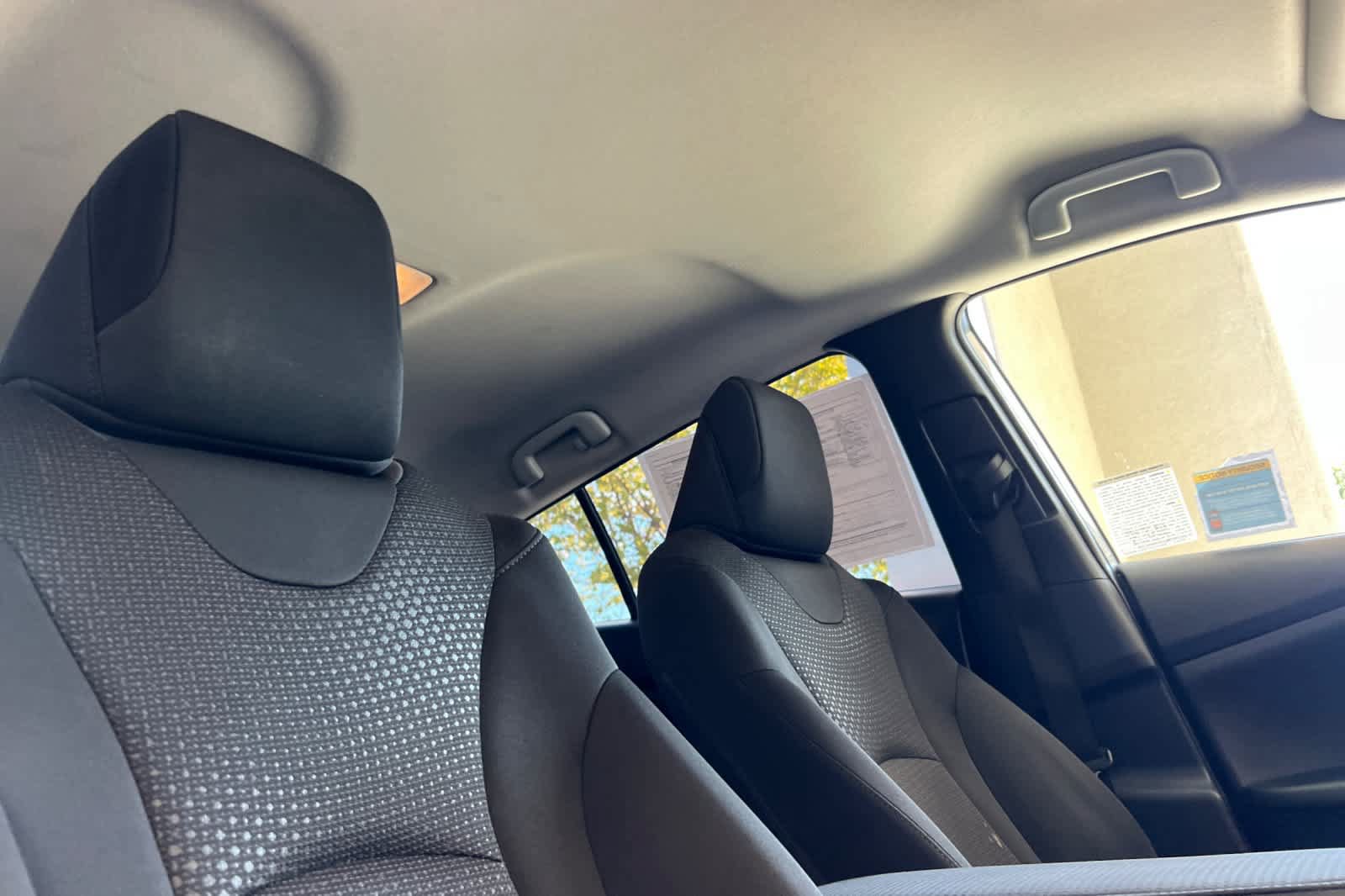 Certified 2022 Toyota Prius LE FWD image 17