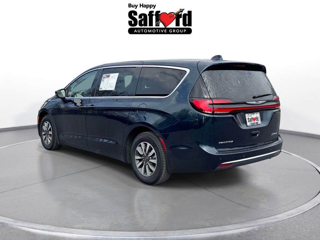 Used 2022 Chrysler Pacifica Touring-L FWD image 6