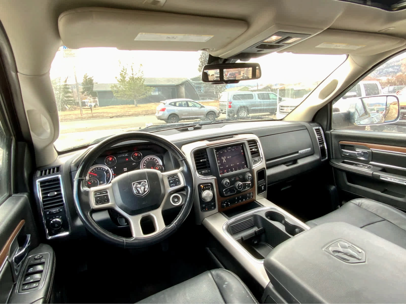 Used 2018 RAM 1500 Laramie image 31