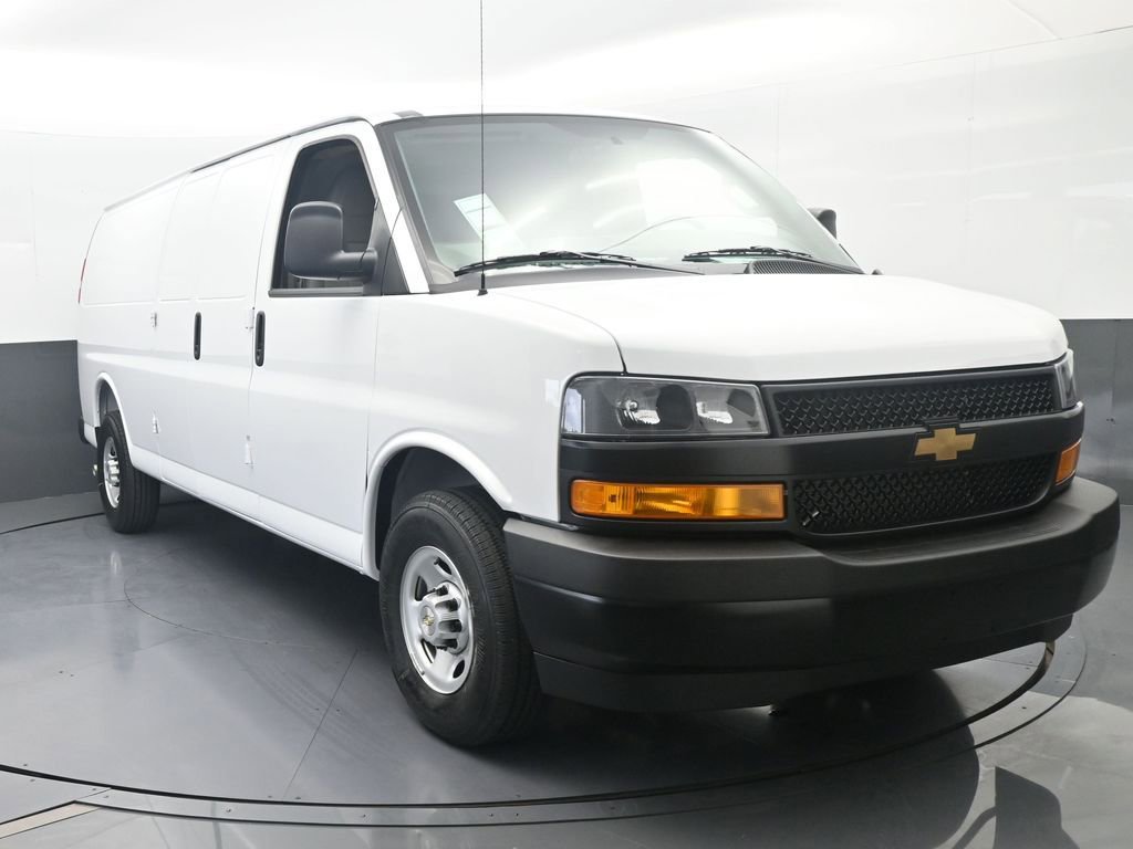 New 2026 Chevrolet Express 2500 Extended w/ Driver Convenience Package RWD image 9