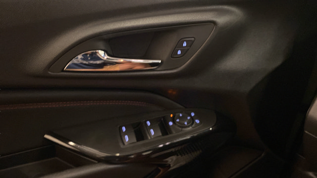 Used 2024 Chevrolet Trax RS w/ Sunroof Package FWD image 23