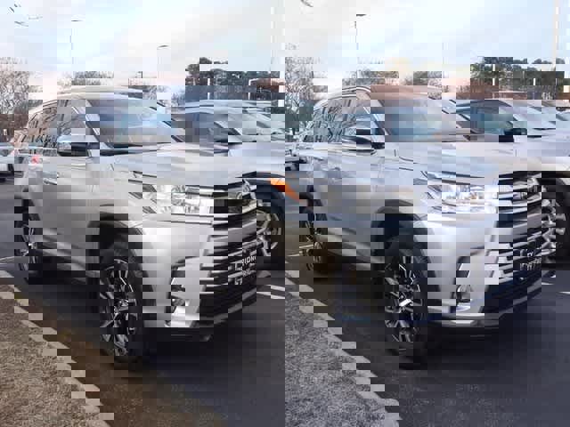Used 2019 Toyota Highlander Plus image 3