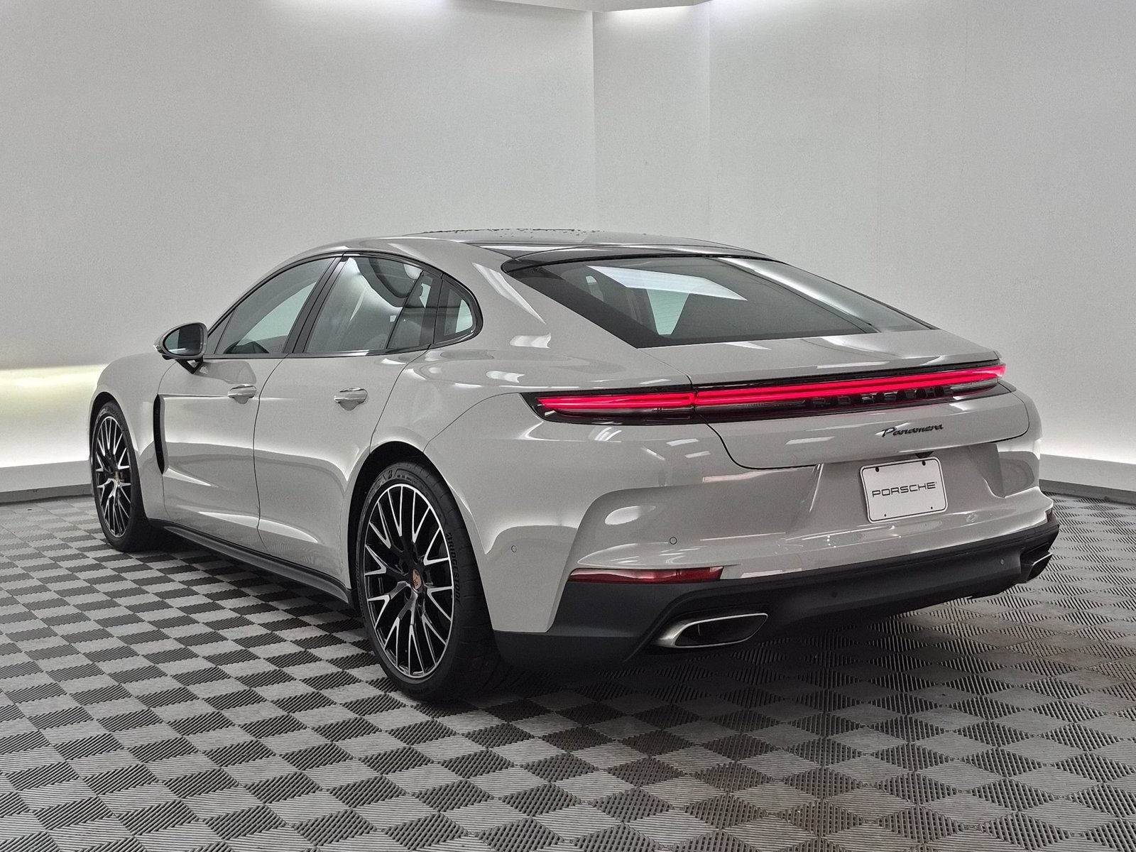 New 2026 Porsche Panamera image 3