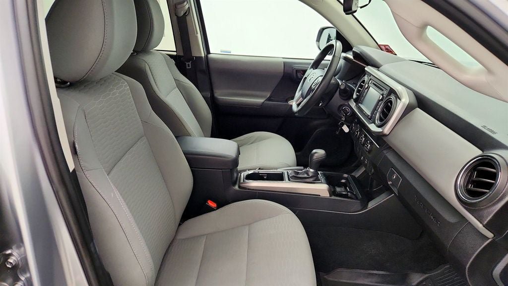 Used 2019 Toyota Tacoma SR5 AWD/4WD image 22