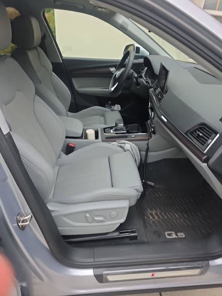 Used 2023 Audi Q5 e Prestige w/ Prestige Package AWD/4WD image 9