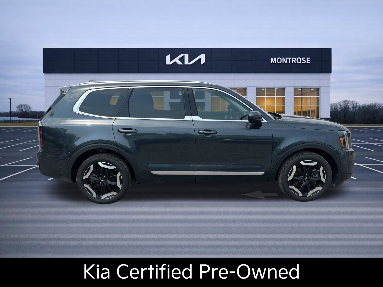Used 2024 Kia Telluride EX image 4