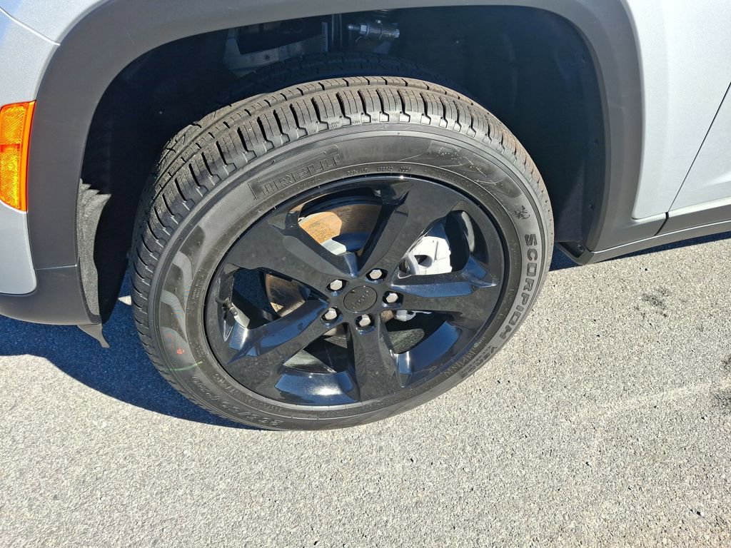 New 2025 Jeep Grand Cherokee Limited w/ Black Appearance Package image 31