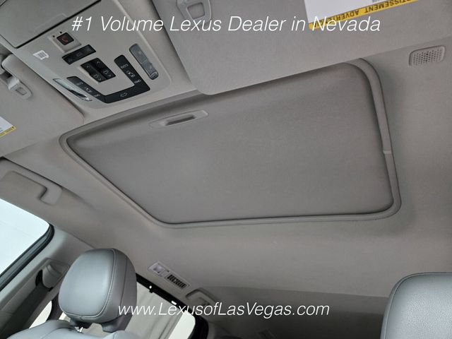 Used 2023 Toyota Sienna XLE FWD image 14