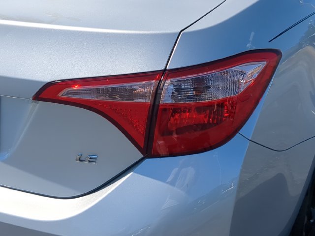 Used 2018 Toyota Corolla LE FWD image 11