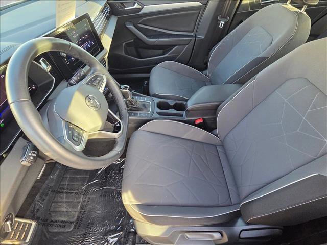 Certified 2025 Volkswagen Jetta Sport image 14