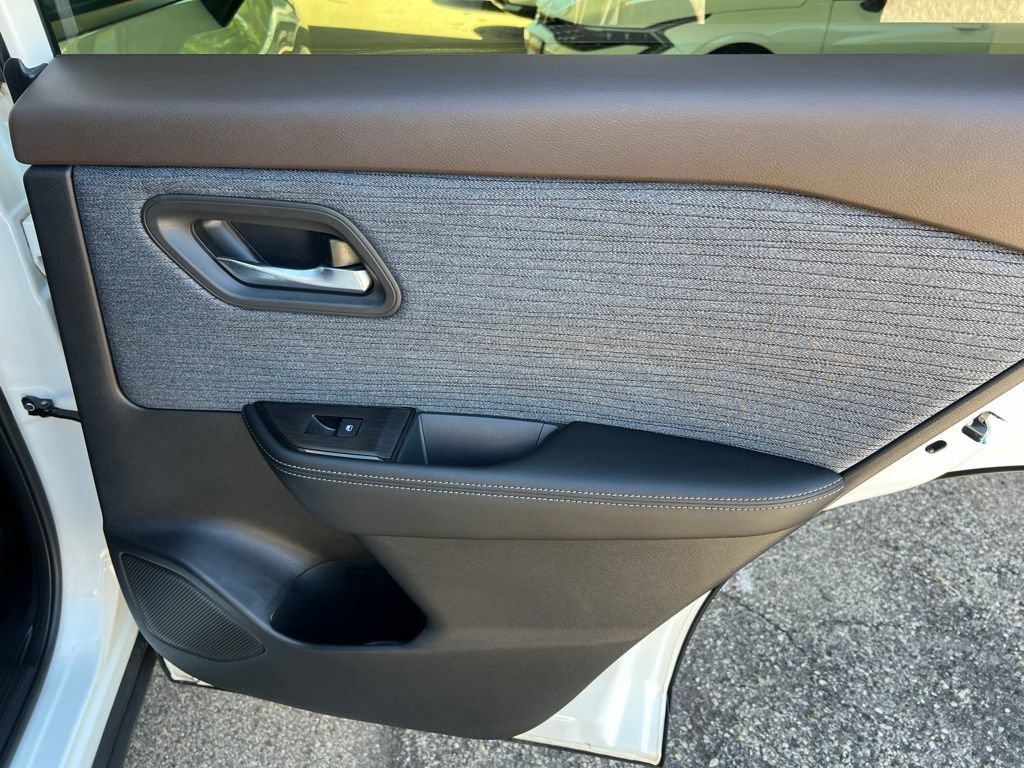 Certified 2023 Nissan Rogue SV AWD/4WD image 16