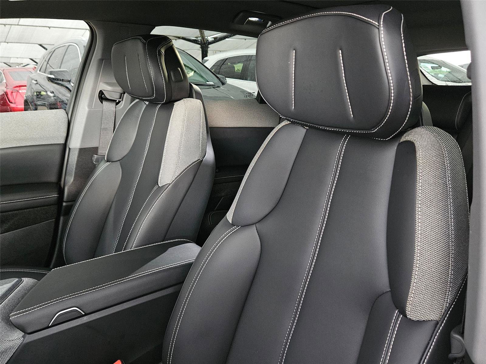 New 2026 Cadillac Optiq Luxury 1 RWD image 10