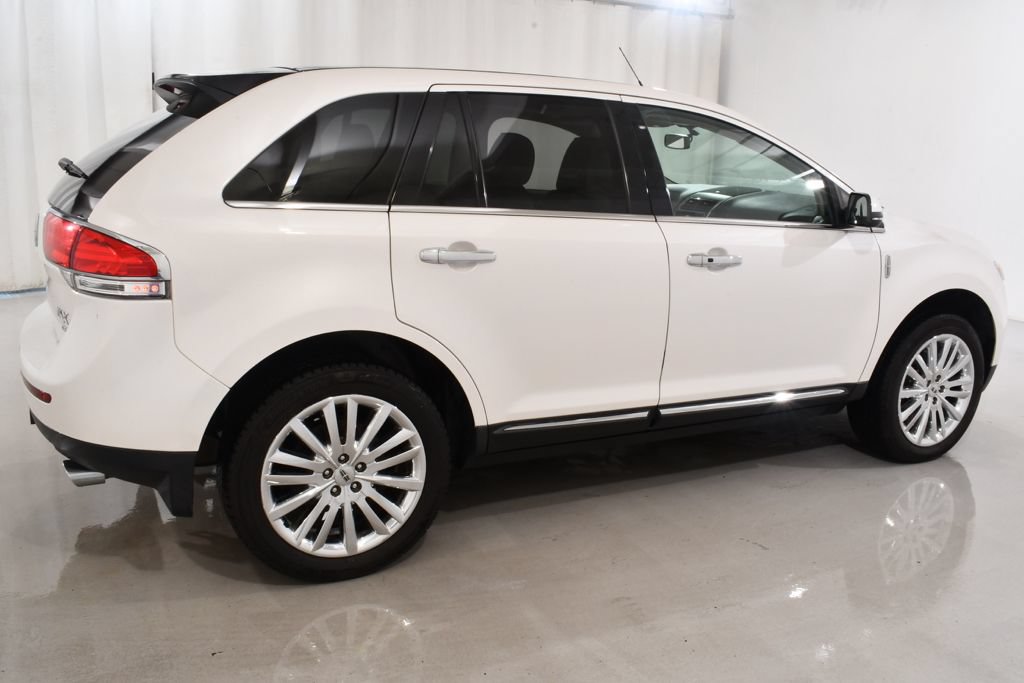Used 2015 Lincoln MKX AWD w/ Equipment Group 102A image 11