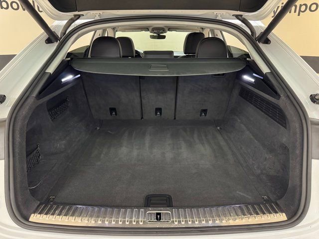 Used 2019 Audi Q8 Premium image 22