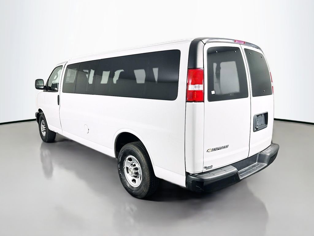 Used 2022 Chevrolet Express 3500 LS image 5