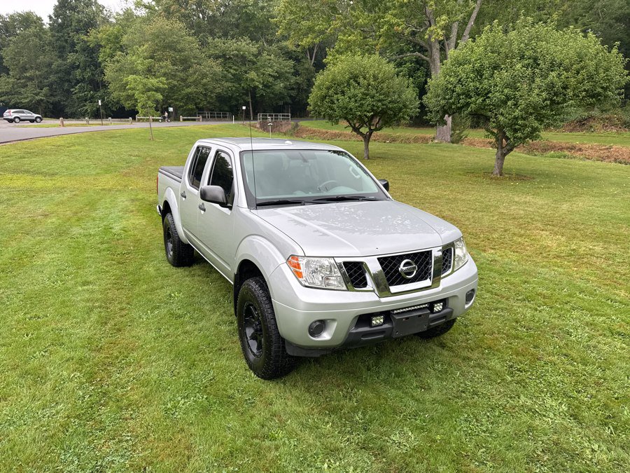 Used 2012 Nissan Frontier SV w/ SV Premium Utility Pkg AWD/4WD image 2