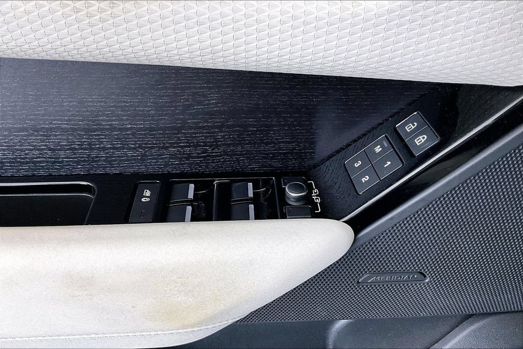 Used 2022 Land Rover Range Rover Velar R-Dynamic S AWD/4WD image 31