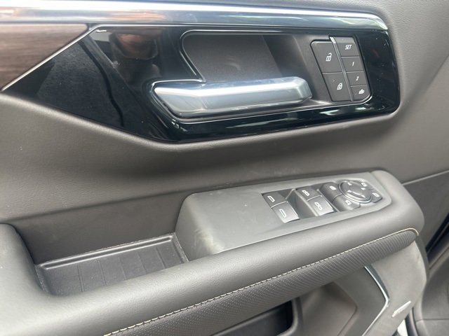 New 2026 Chevrolet Suburban Premier image 16