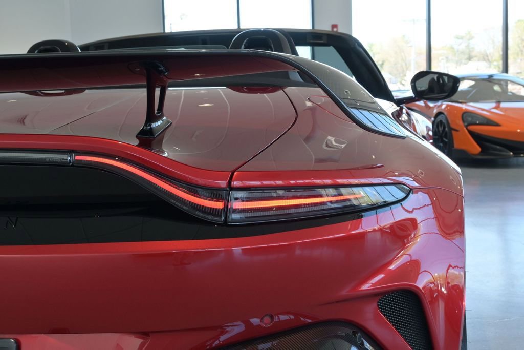 Used 2023 Aston Martin V12 Vantage Roadster RWD image 20