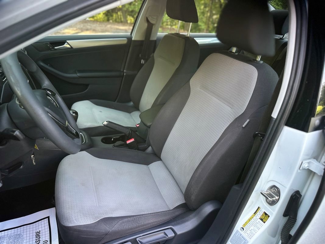 Used 2017 Volkswagen Jetta S w/ Jetta S Cold Weather Package image 16