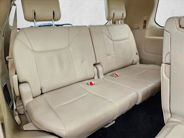 Used 2013 Lexus LX 570 4WD w/ Luxury Pkg w/Pre-crash image 23