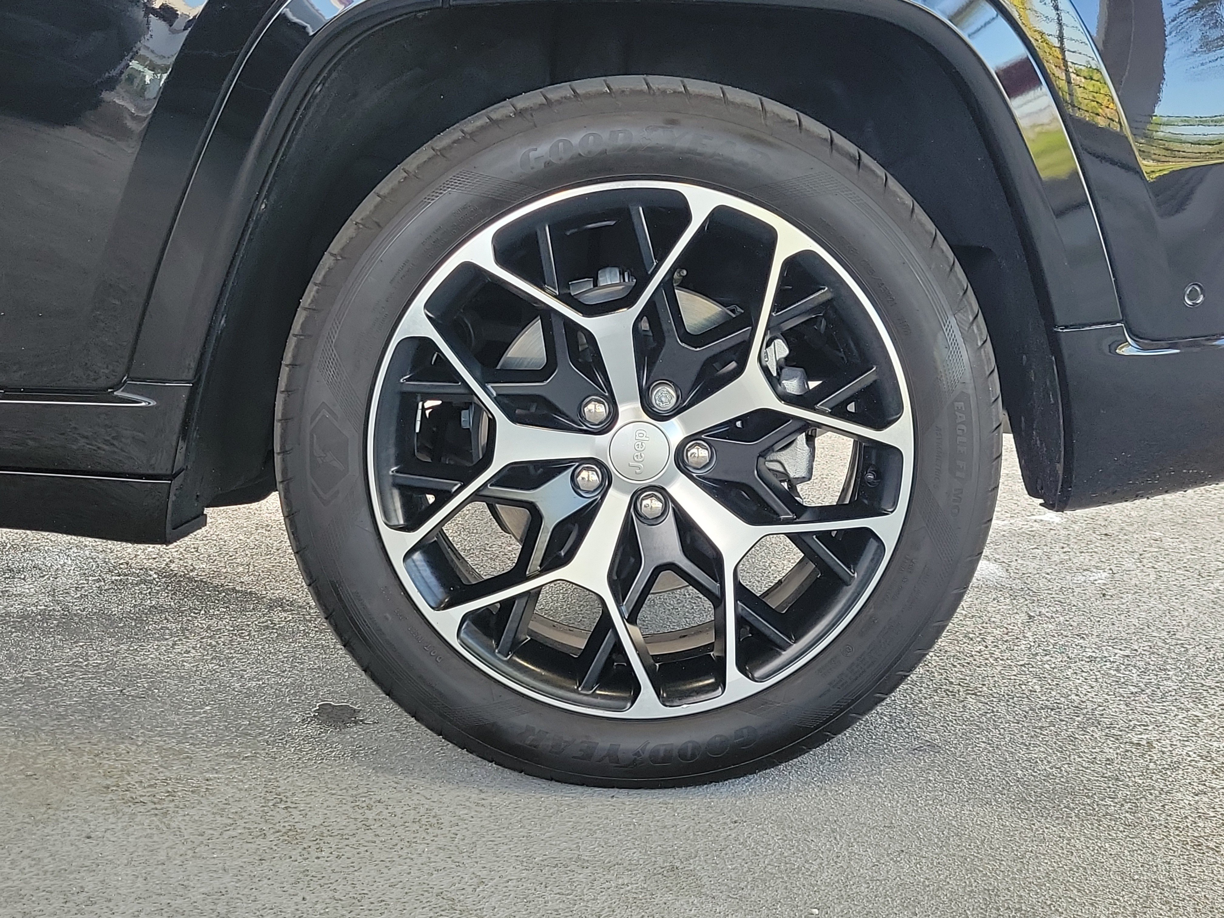Certified 2022 Jeep Grand Cherokee Summit AWD/4WD image 5