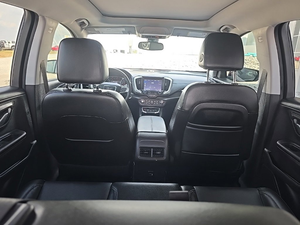 Used 2022 GMC Terrain SLT image 17