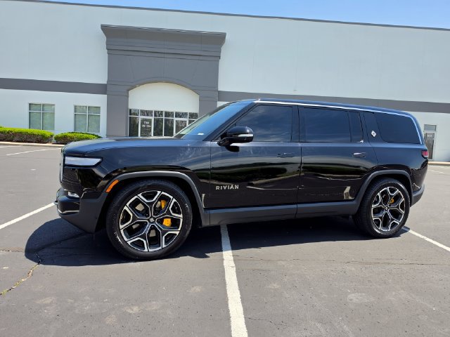 Used 2023 Rivian R1S Launch Edition Quad AWD/4WD image 9