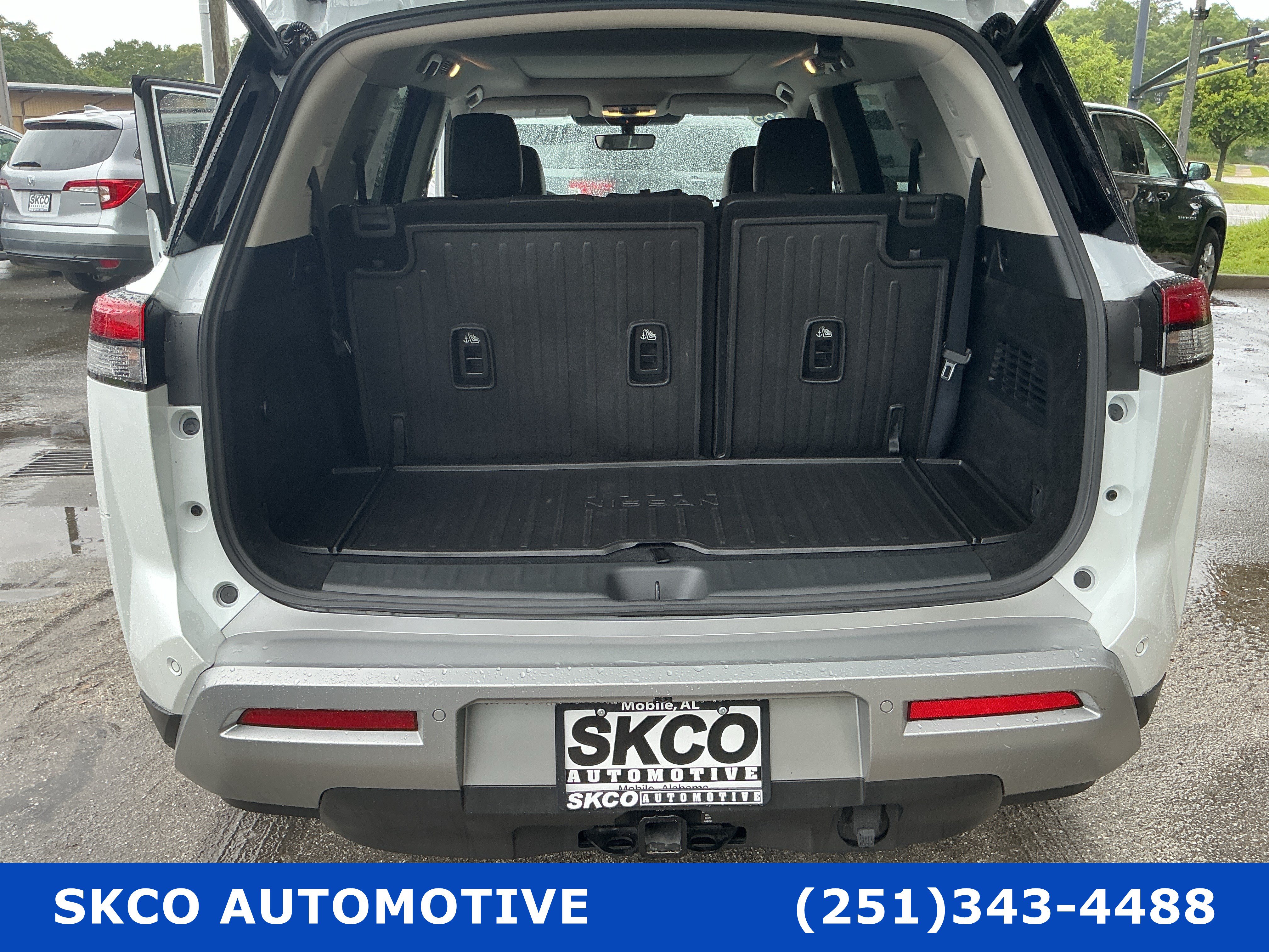 Used 2025 Nissan Pathfinder Platinum FWD image 21