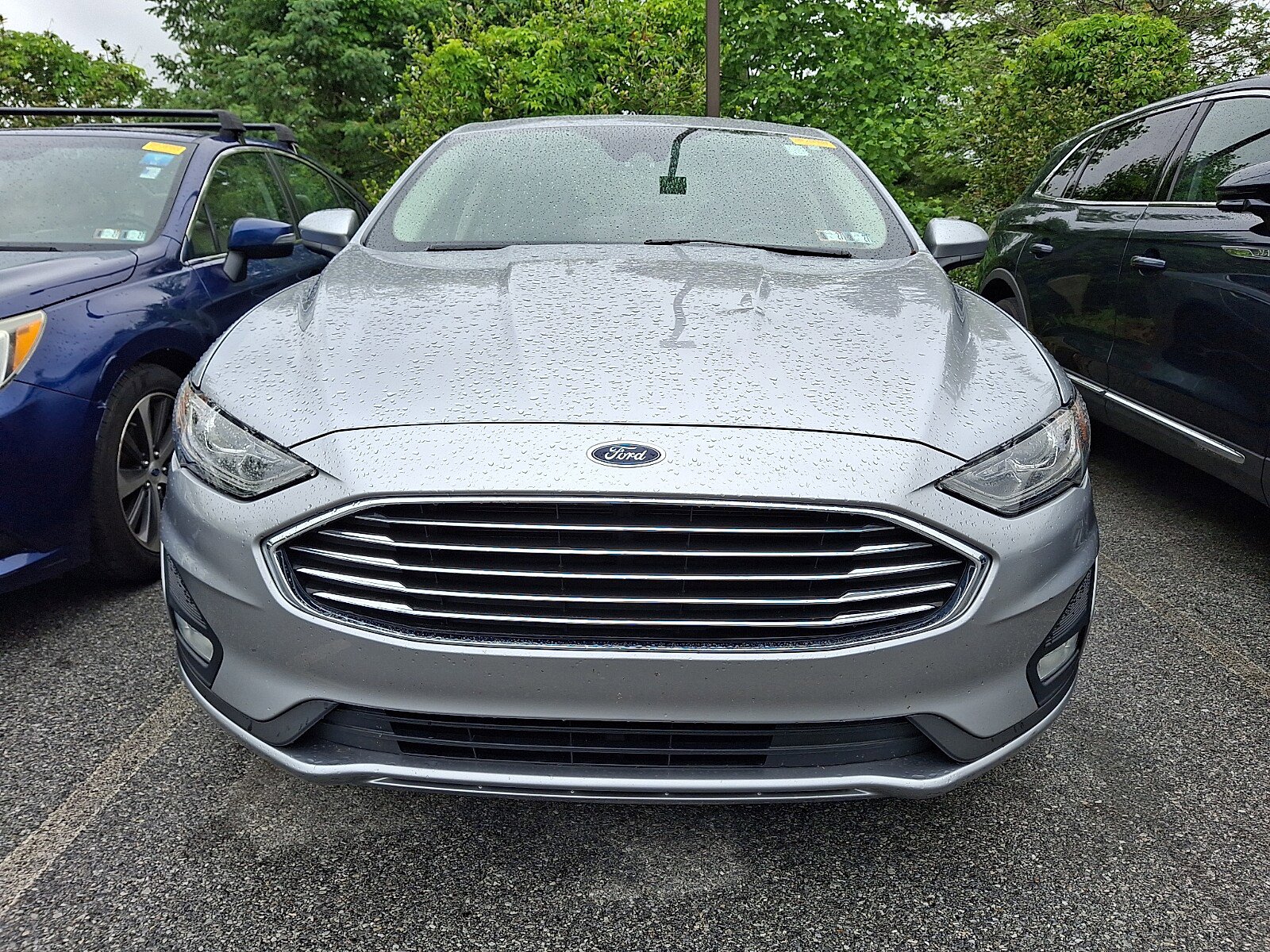 Used 2020 Ford Fusion SE w/ Equipment Group 151A FWD image 2