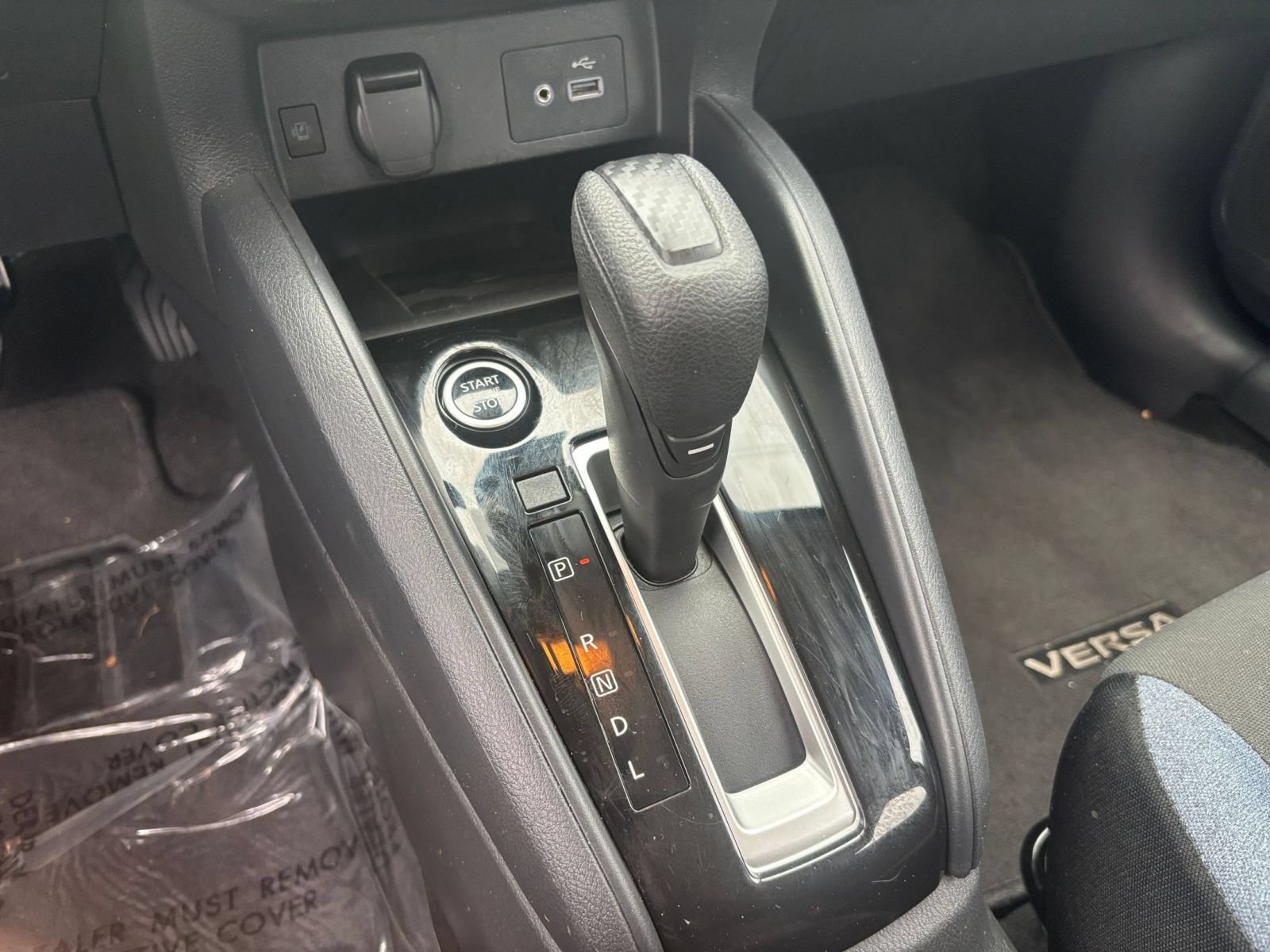 Used 2025 Nissan Versa SV FWD image 35