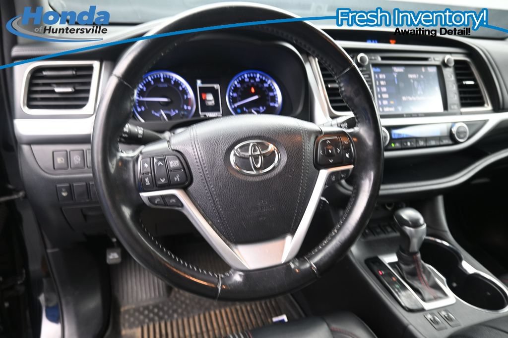 Used 2019 Toyota Highlander SE w/ Nightshade Edition AWD/4WD image 20