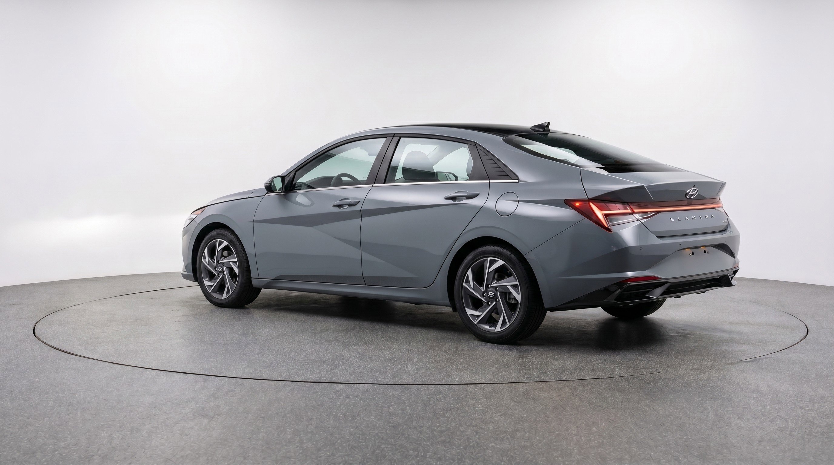 Used 2025 Hyundai Elantra SEL FWD image 6