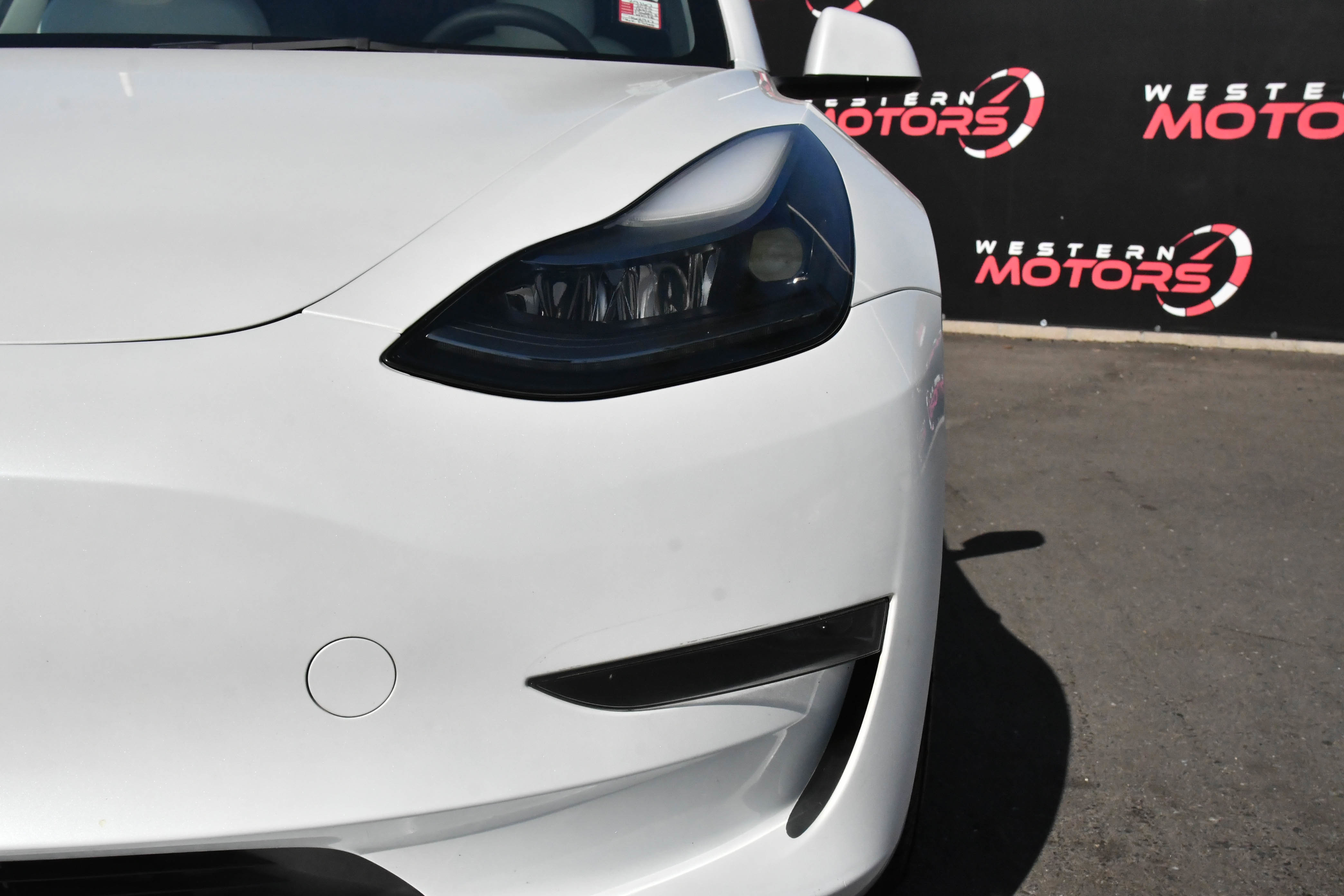 Used 2023 Tesla Model 3 Standard Range image 11