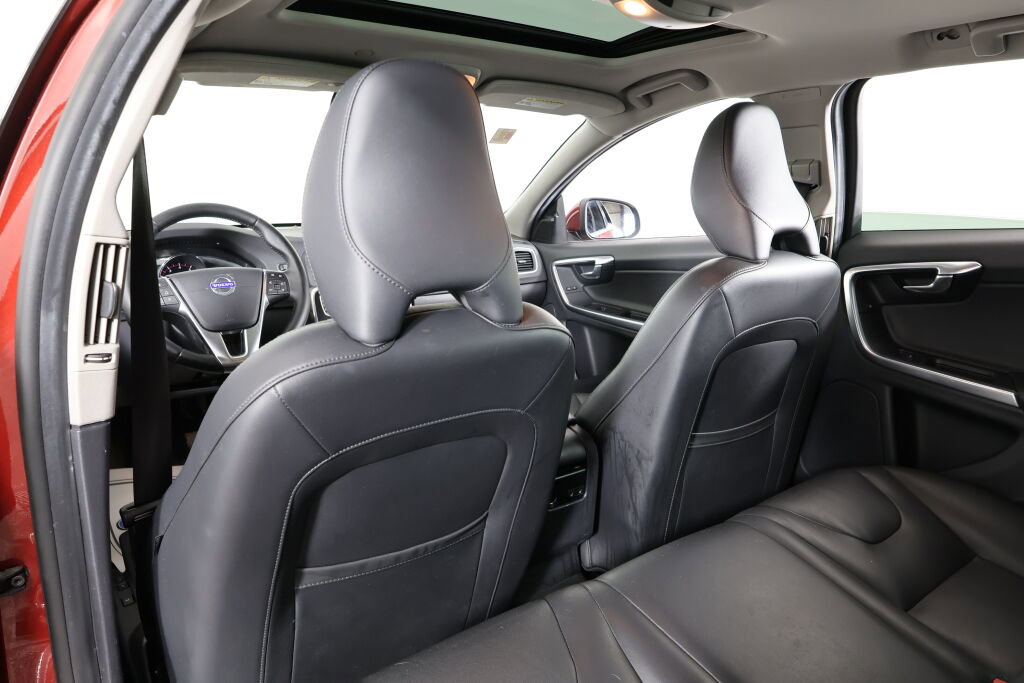 Used 2015 Volvo V60 T5 Premier image 14