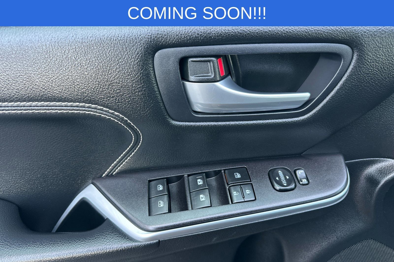 Used 2016 Toyota Camry XLE w/ Moonroof Package image 11