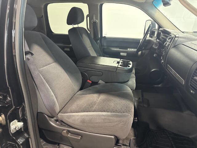 Used 2007 Chevrolet Silverado 2500 LT w/ 1LT Convenience Package image 16