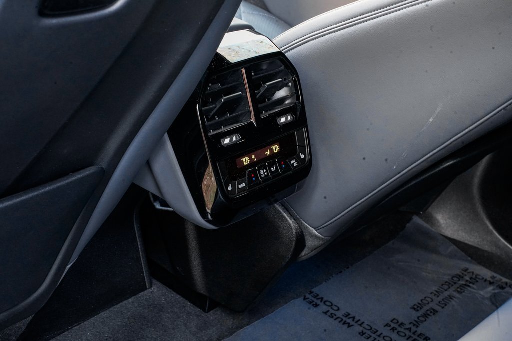 Used 2023 BMW iX xDrive50 w/ Ultimate Package 2 image 18