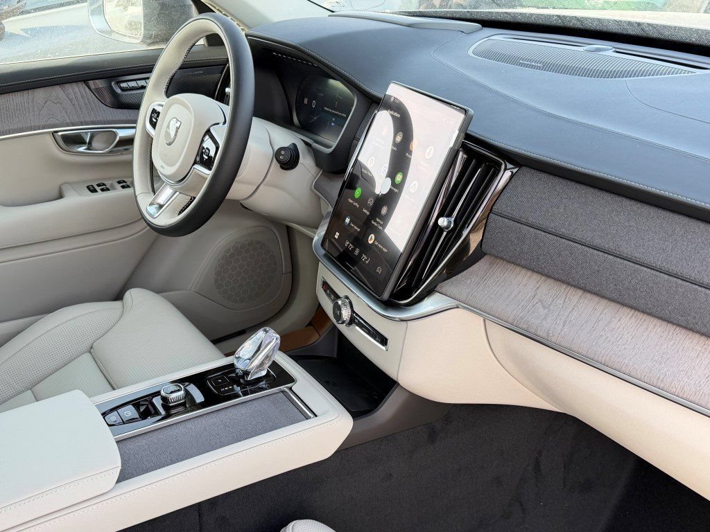 New 2026 Volvo XC90 B6 Ultra w/ Protection Package AWD/4WD image 11