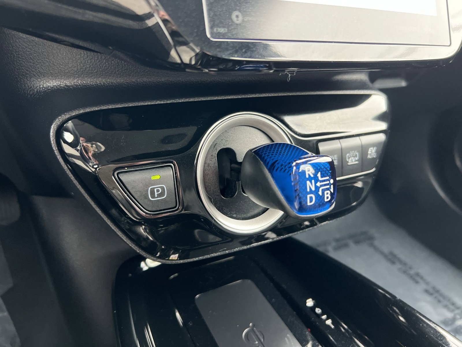 Used 2022 Toyota Prius Prime XLE image 22