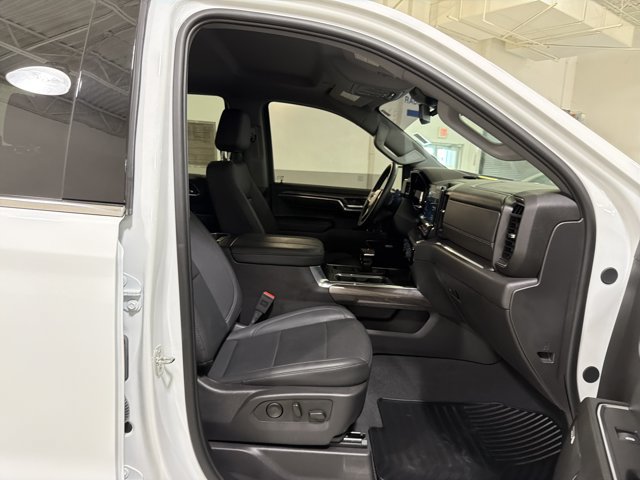 Used 2024 Chevrolet Silverado 1500 LTZ AWD/4WD image 36