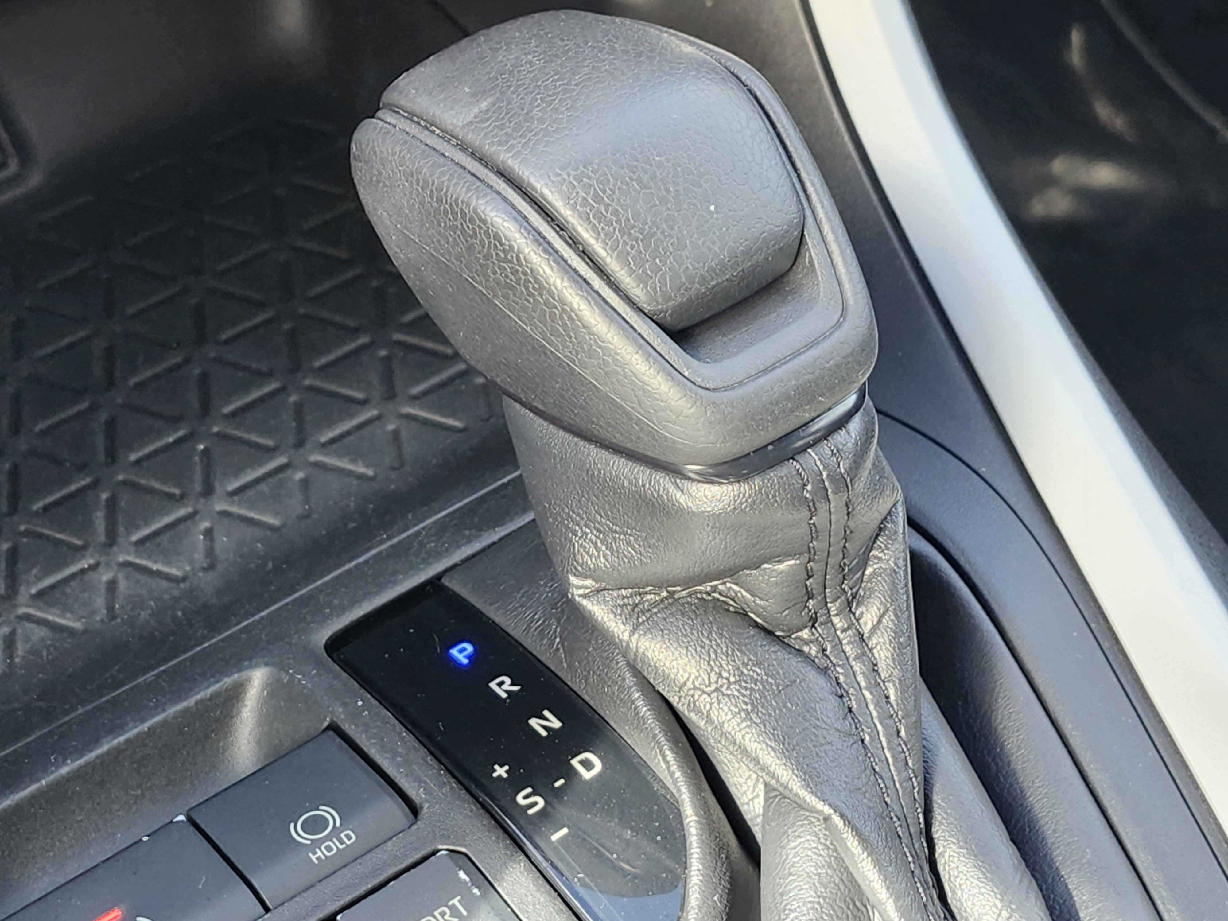 Used 2020 Toyota RAV4 XLE image 30