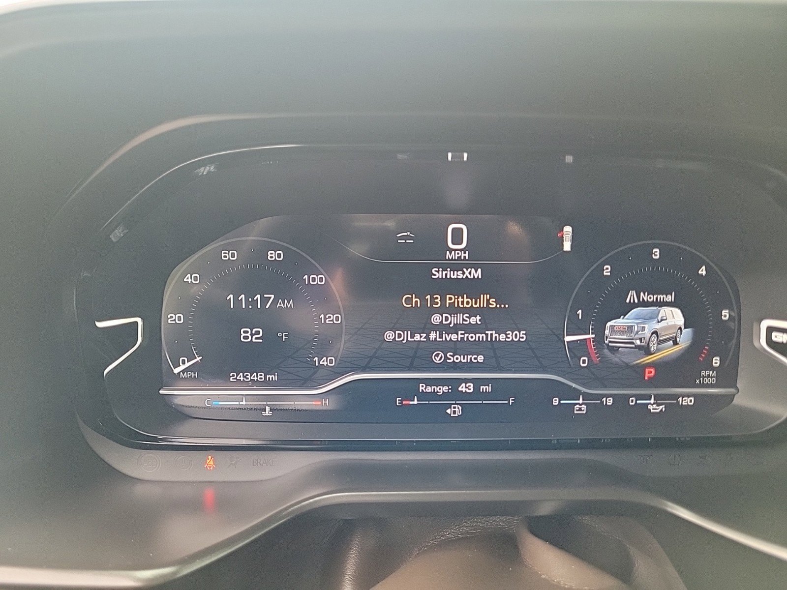 Used 2023 GMC Yukon Denali RWD image 18