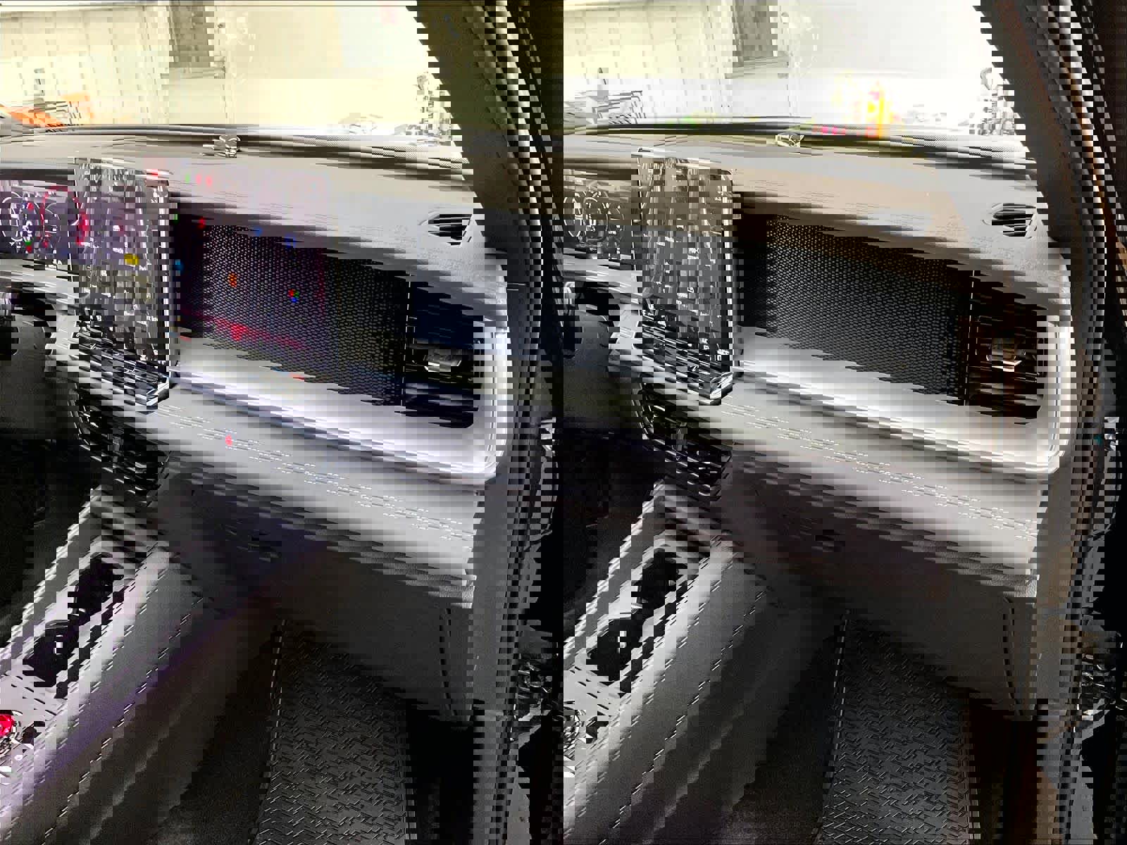 New 2026 Volkswagen Tiguan SE R-Line image 28