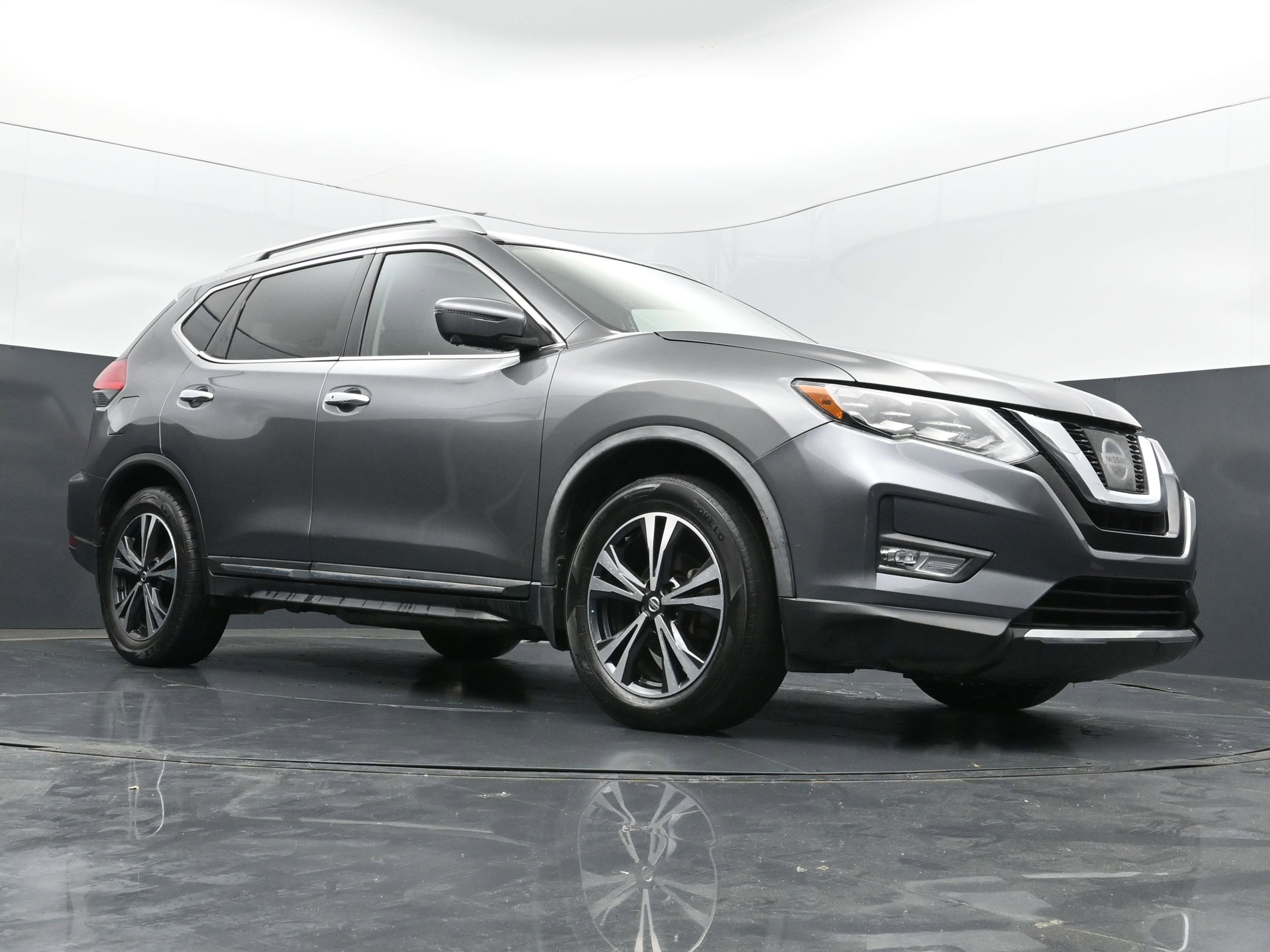 Used 2017 Nissan Rogue SL w/ SL Premium Package FWD image 42