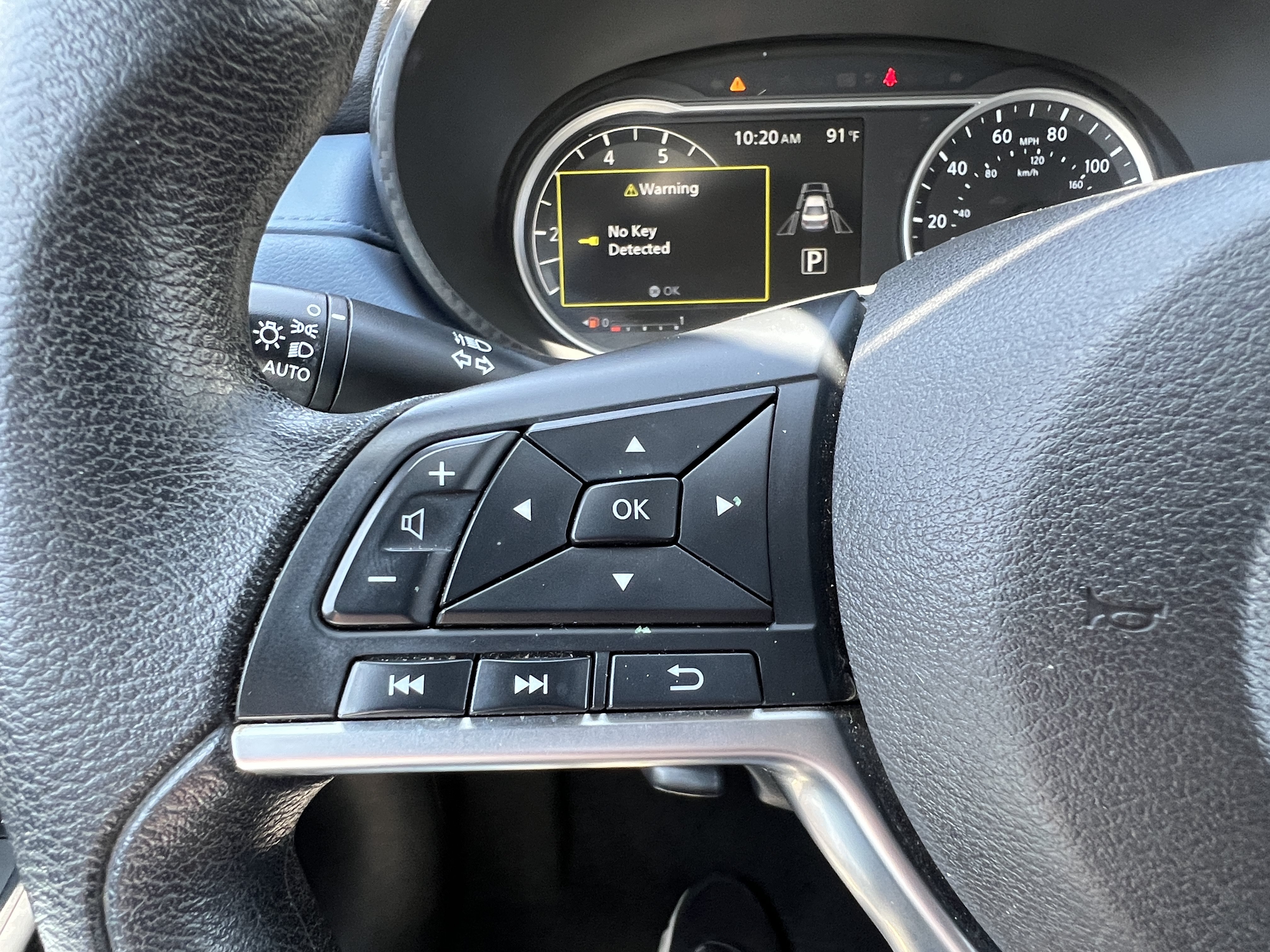 Used 2023 Nissan Versa SV FWD image 23