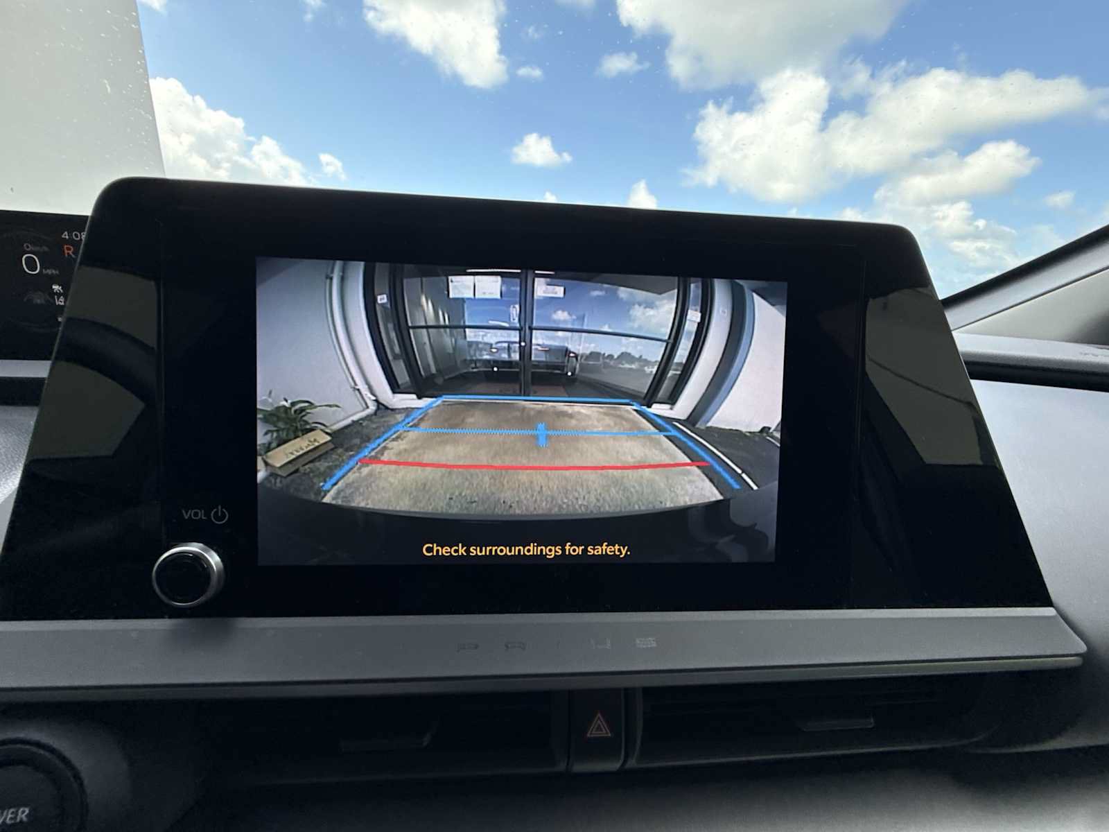 Used 2024 Toyota Prius LE FWD image 18