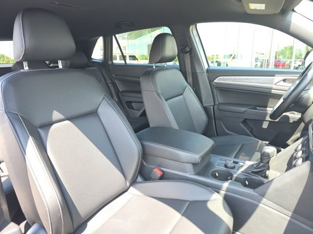 Used 2020 Volkswagen Atlas Cross Sport SE w/ Towing Package AWD/4WD image 9