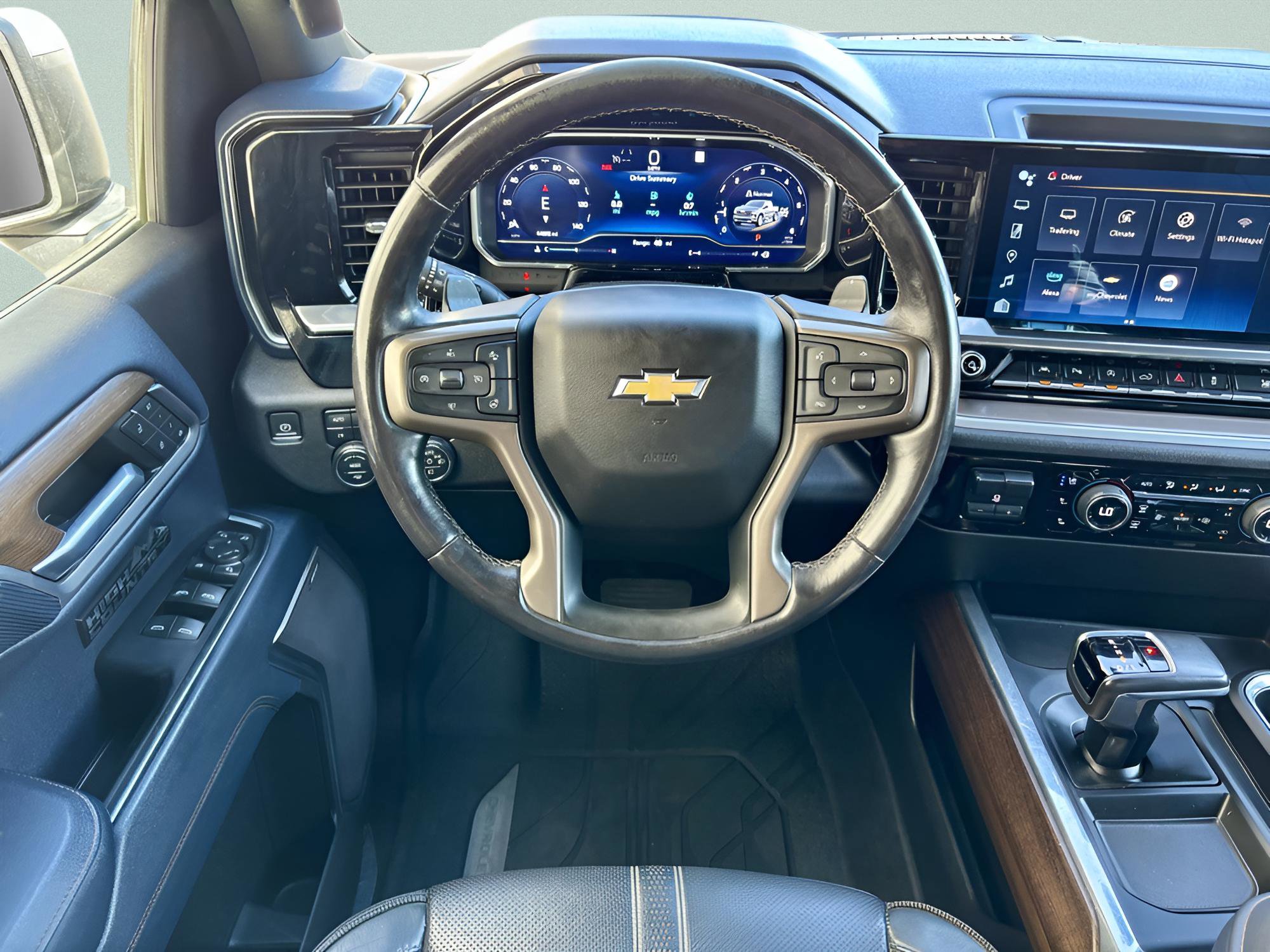 Used 2022 Chevrolet Silverado 1500 High Country image 36